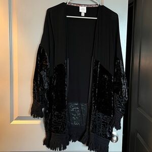 Knox Rose Black Kimono with Floral Trim